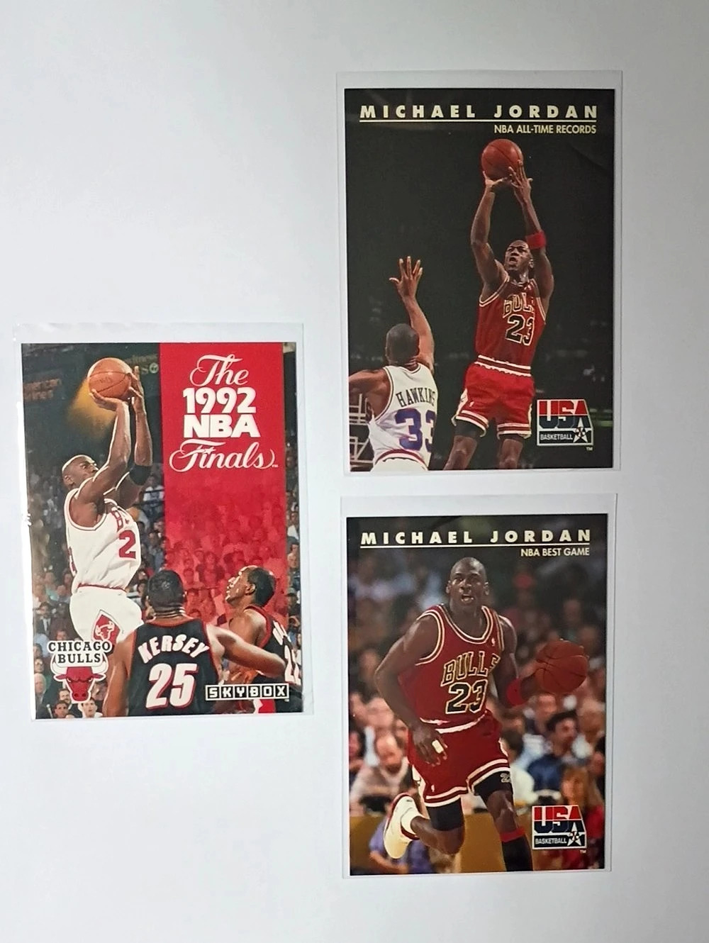 SkyBox 1992-93 SkyBox Michael Jordan Trading Cards (Lot of 3 Cards: #314, #45